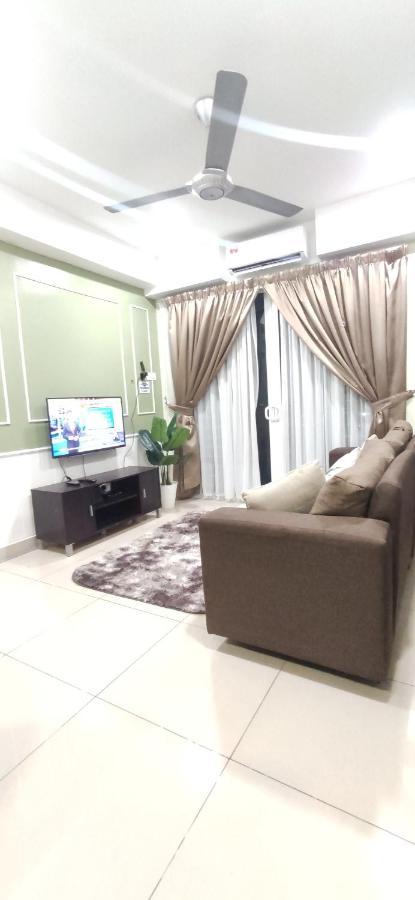 Dperdana -Dinies Pool,Wifi, Centre Of Kota Bharu, 4-5 Pax Exterior foto