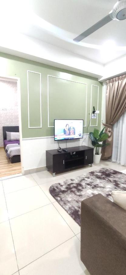 Dperdana -Dinies Pool,Wifi, Centre Of Kota Bharu, 4-5 Pax Exterior foto