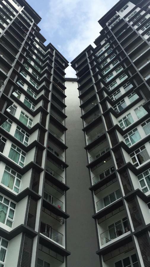 Dperdana -Dinies Pool,Wifi, Centre Of Kota Bharu, 4-5 Pax Exterior foto