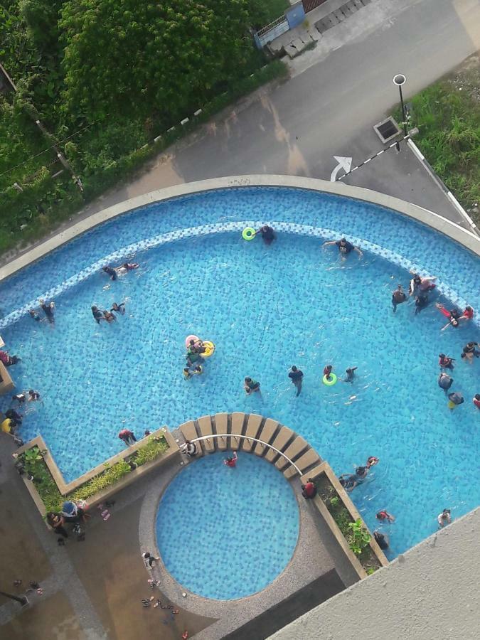 Dperdana -Dinies Pool,Wifi, Centre Of Kota Bharu, 4-5 Pax Exterior foto